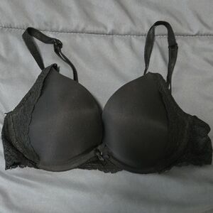 Victoria's Secret Dream Angels Push Up Black Seamless Bra with Underwire Support